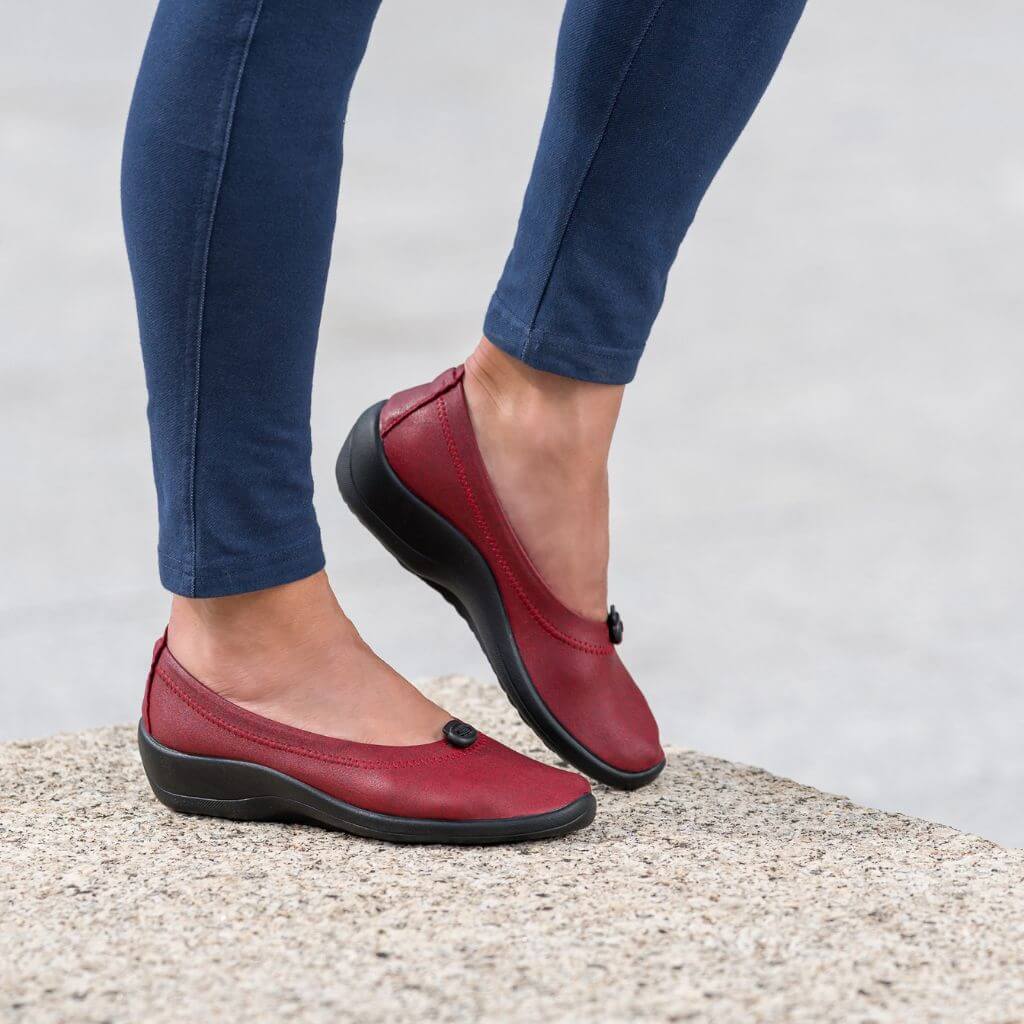 Arcopedico Cabrera in Cherry Red