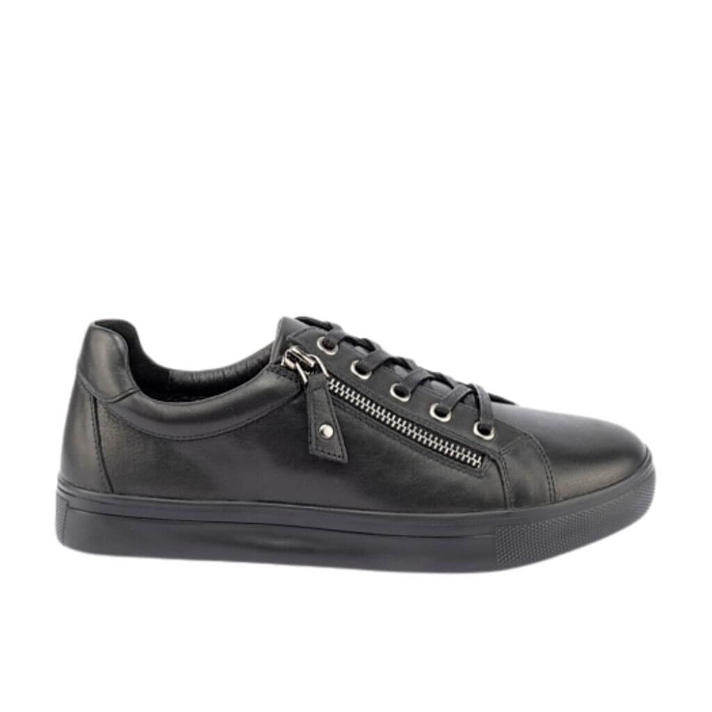 Klouds Cara Sneaker in Black/Black