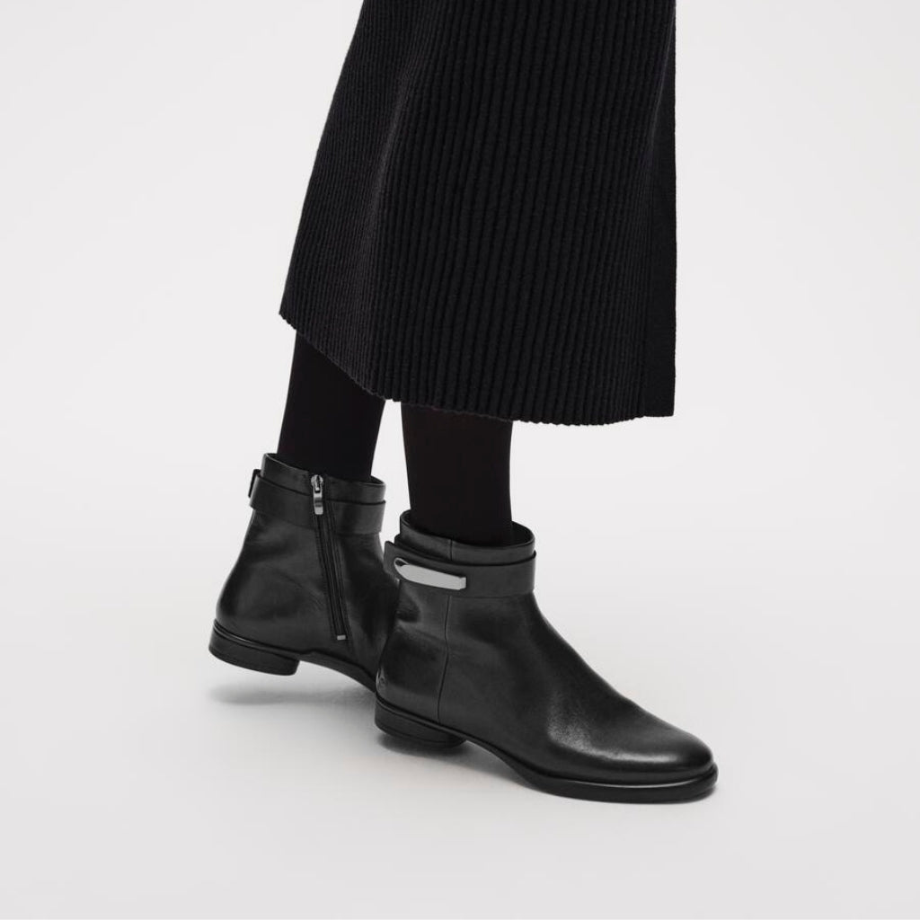Sculpted LX - Black