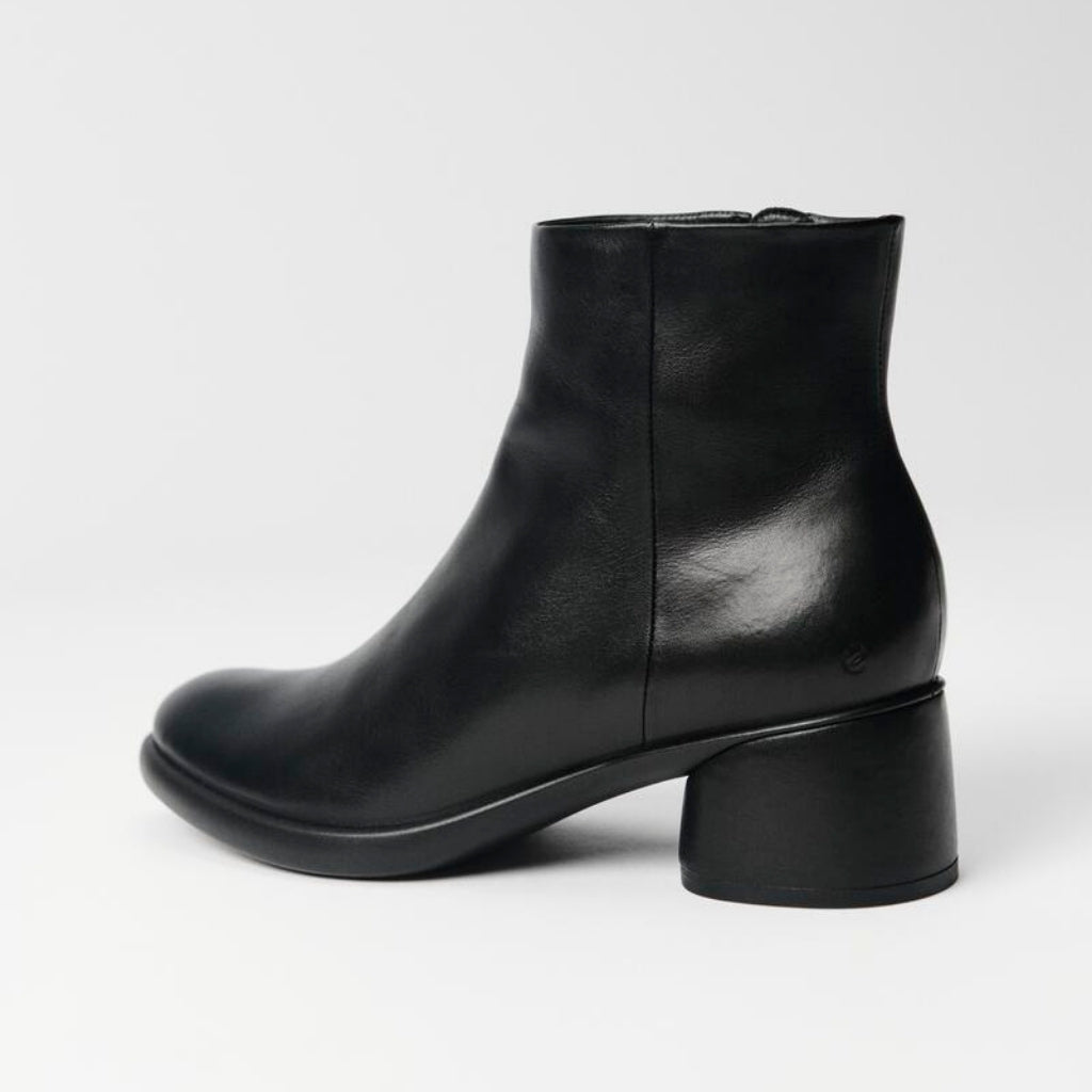 Sculpted LX 35 - Black