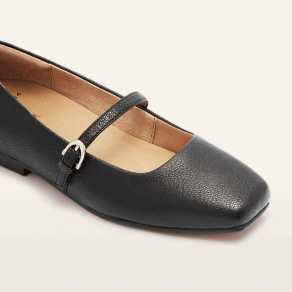Hepburn - Black Tumbled