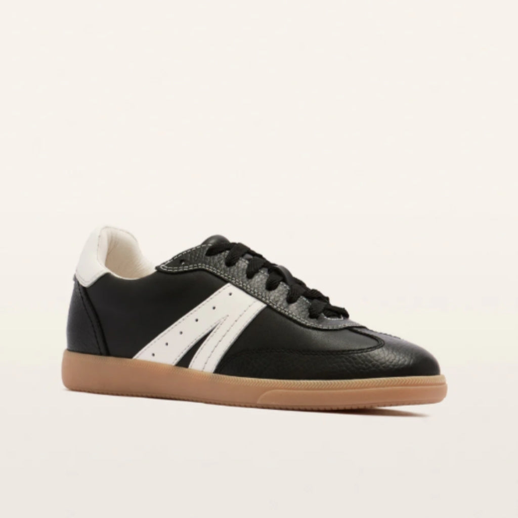 Levi - Black
