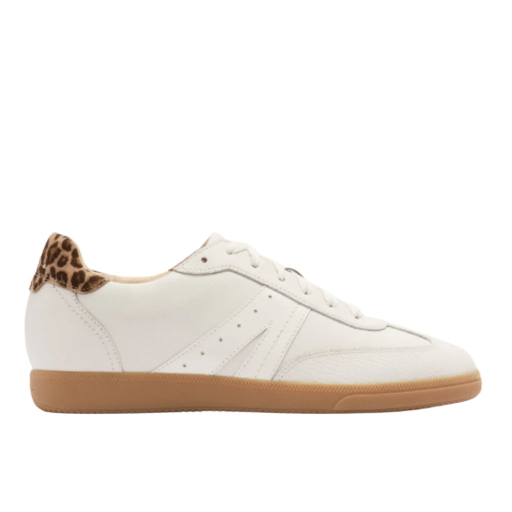 Levi - White/Leopard