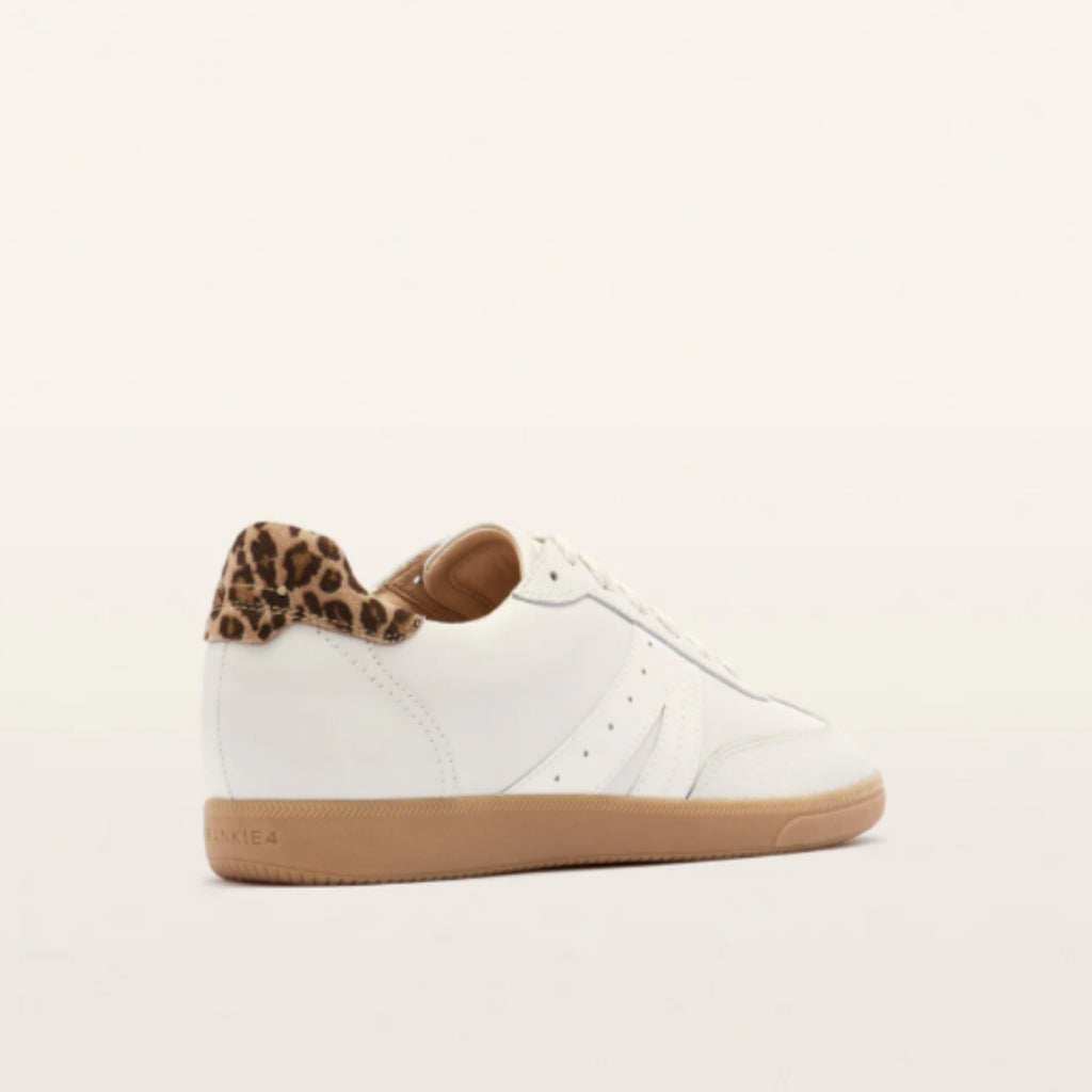 Levi - White/Leopard