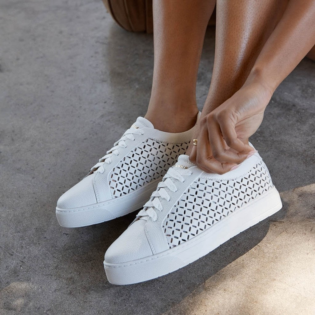 Mim V - White Lattice