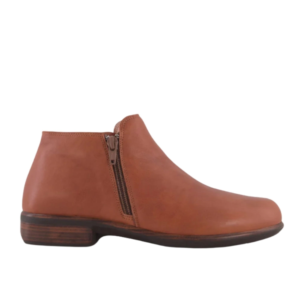 Naot Helm Peanut Brown