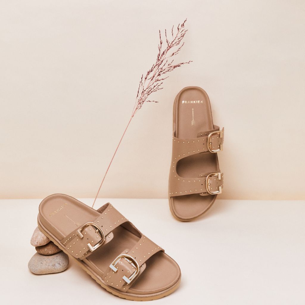 Deon - Camel Stud